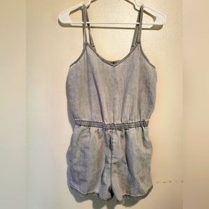 F21 small gray rompers, adjustable strap